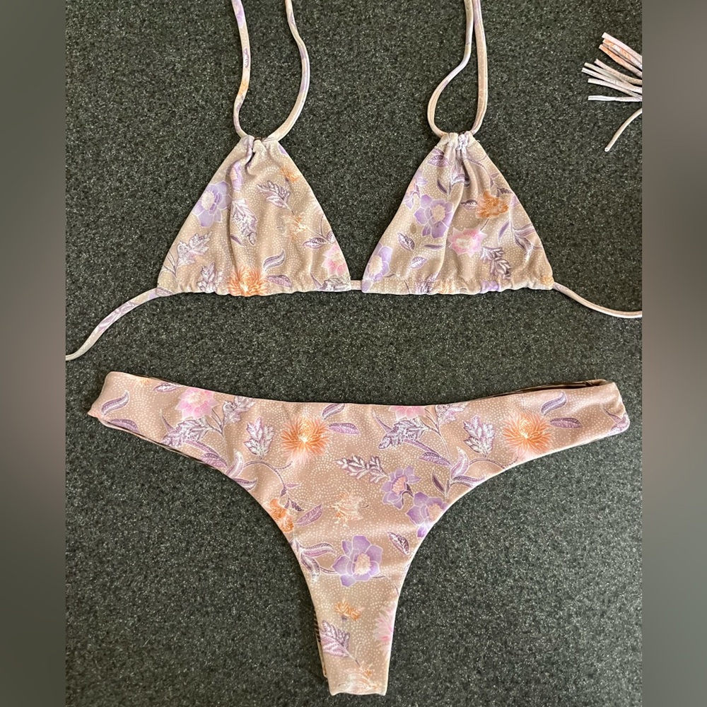 Lily acacia, P cannons top and S hookipa bottoms